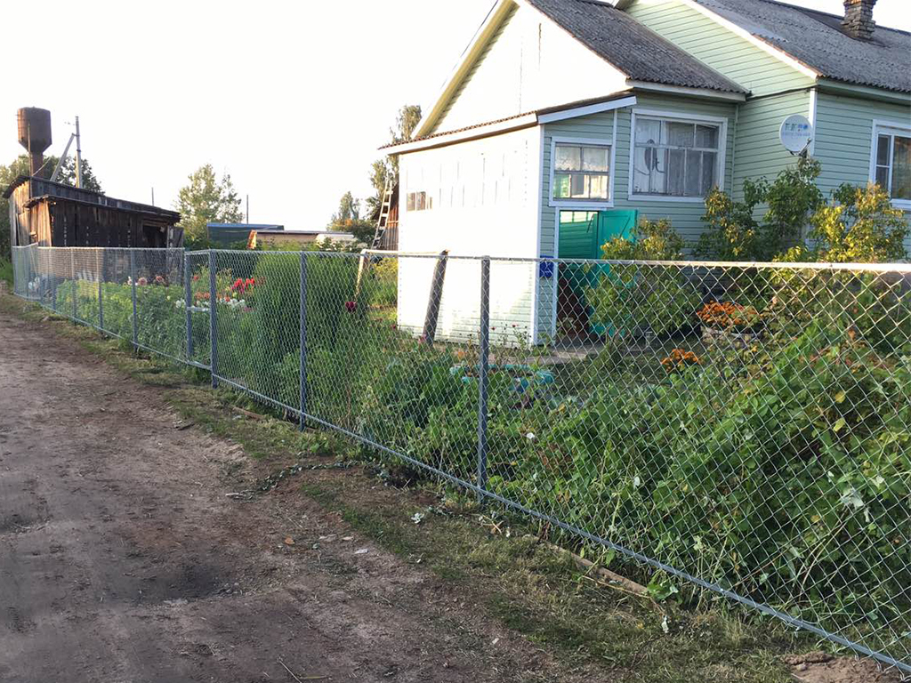 Забор из сетки рабицы под ключ